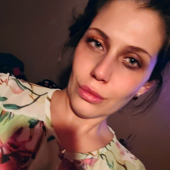 Meet your Posher, Victoria - Picture 1 of 1